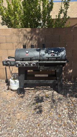 Char-Griller Gas and charcoal grill
