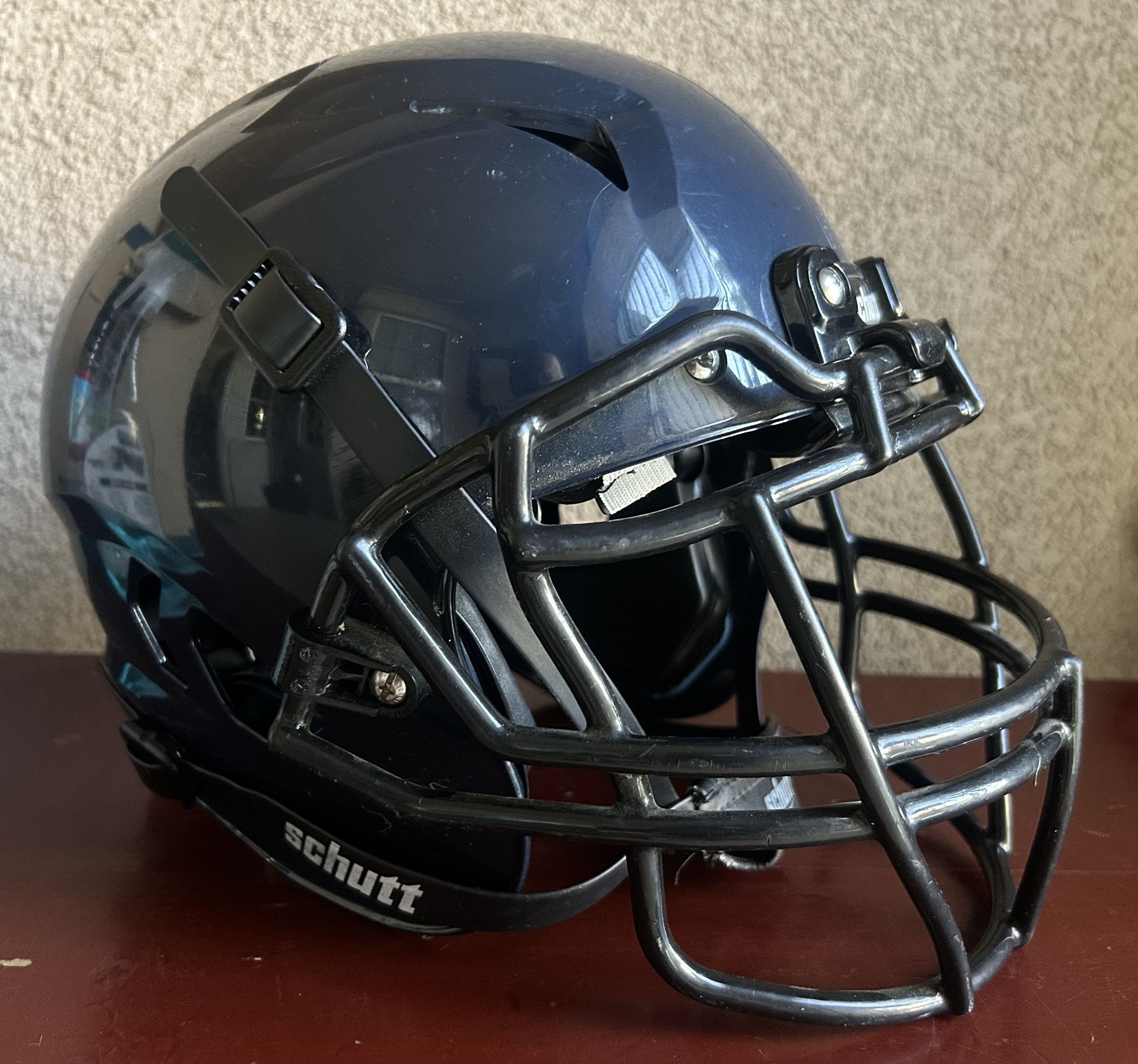 Football Helmet Youth Schutt Vengeance A11 Youth Football Helmet - TPU Cushioning Protection Kids Football Helmet Football Helmet Youth Schutt Vengeance A11 Youth Football Helmet - TPU Cushioning Protection Kids Football Helmet