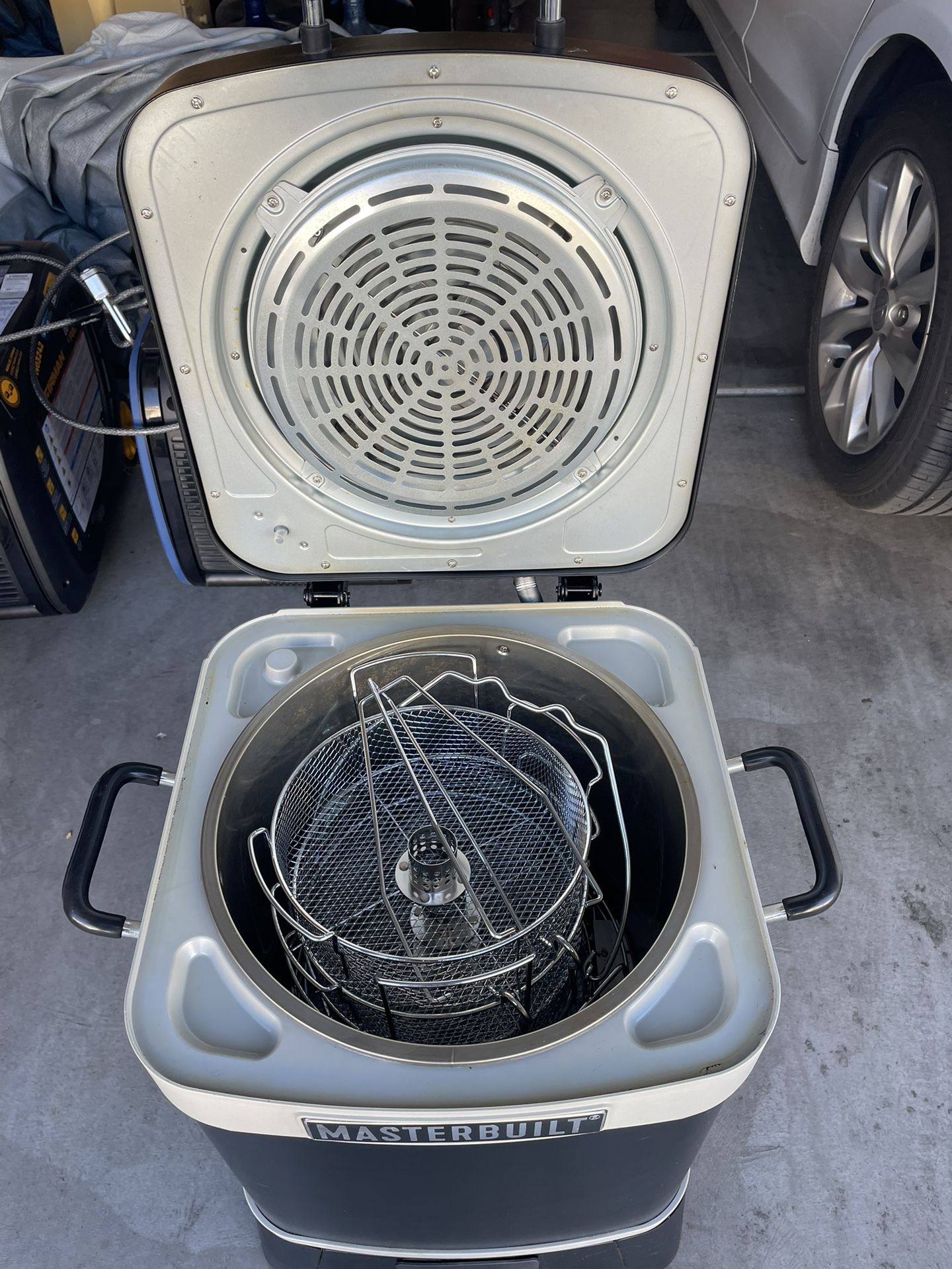 Masterbuilt 20 Quart 6-in-1 Outdoor Air Fryer - Never Used Brand New for  Sale in Belleville, NJ - OfferUp