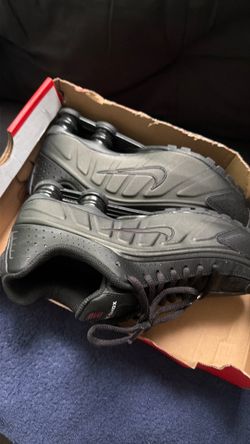 6Y 7.5 Women Nike Shocks $85