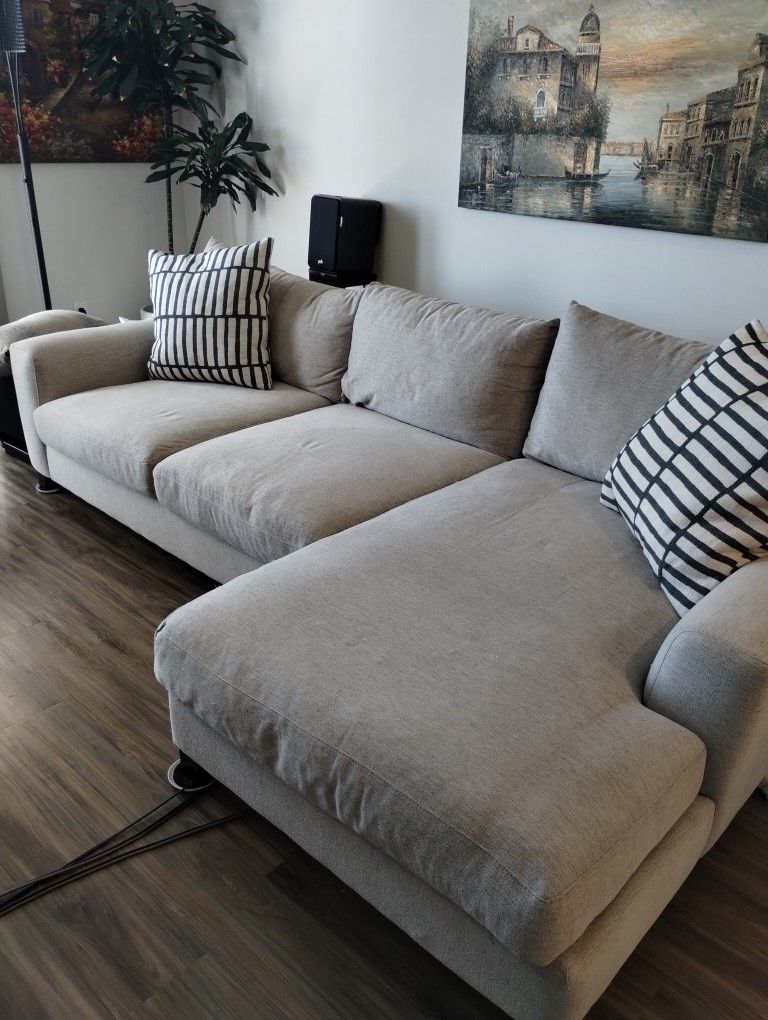 Sofa w/ Chase Sectional, Nebraska Furniture Mart for Sale in Frisco, TX OfferUp