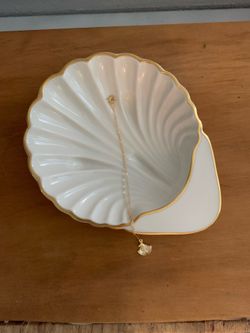 Lenox gold-rimmed shell trinket dish