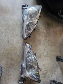 Lexus is250 or is350 Headlight Assembly Pair