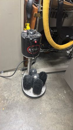 Bar maid cup  scrubber