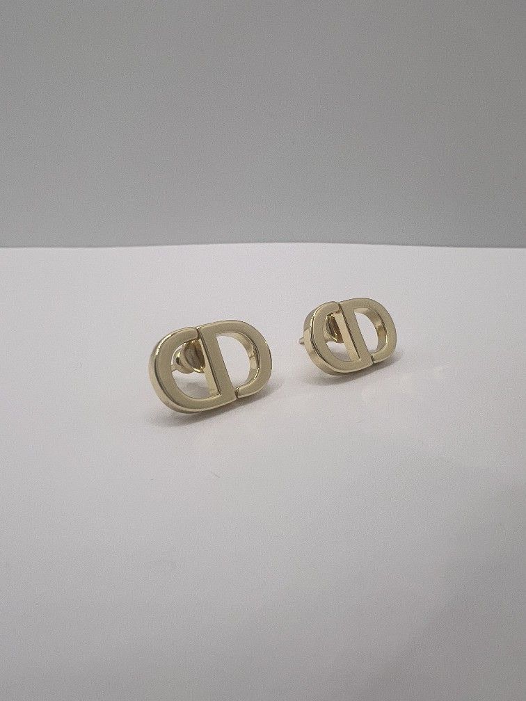 Beautiful Earrings $27