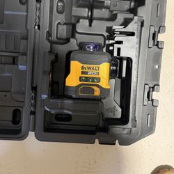 DEWALT 20V 3-Beam 360-Degree 3-Plane Laser Level (Tool Only)
