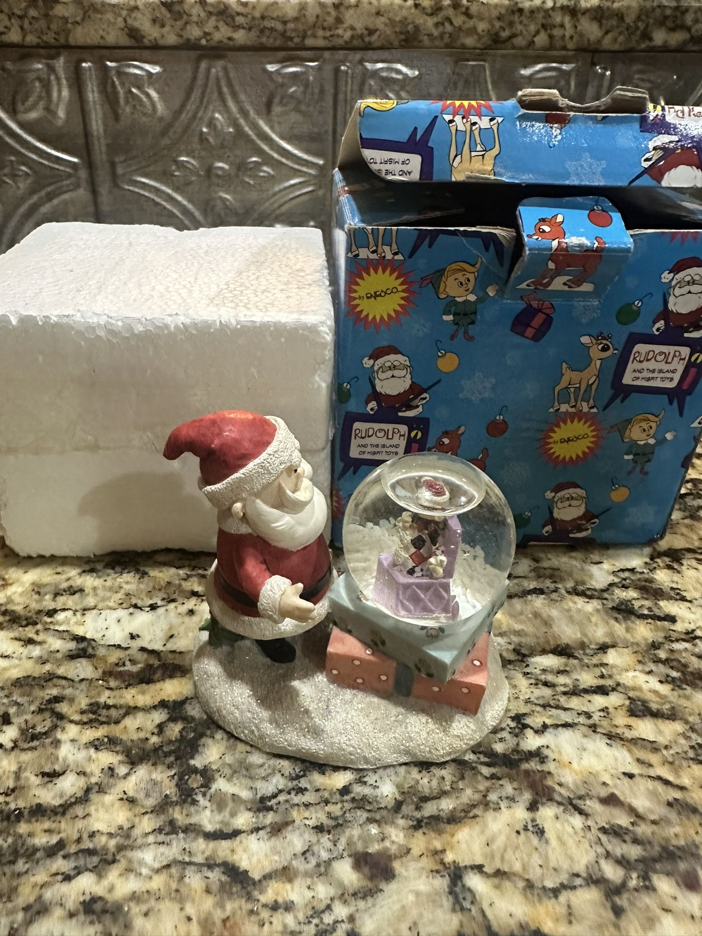 Enesco Figurine Santa Looking At Charlie