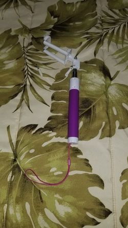 Expandable Selfie Stick. NEW.