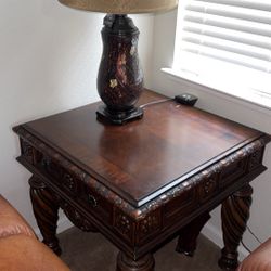 Coffe Table, 2 End Tables And 2 Lamps 