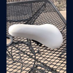 WHITE VISCOUNT CUSHION SEAT 