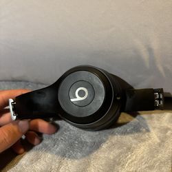 Beats Solo 4