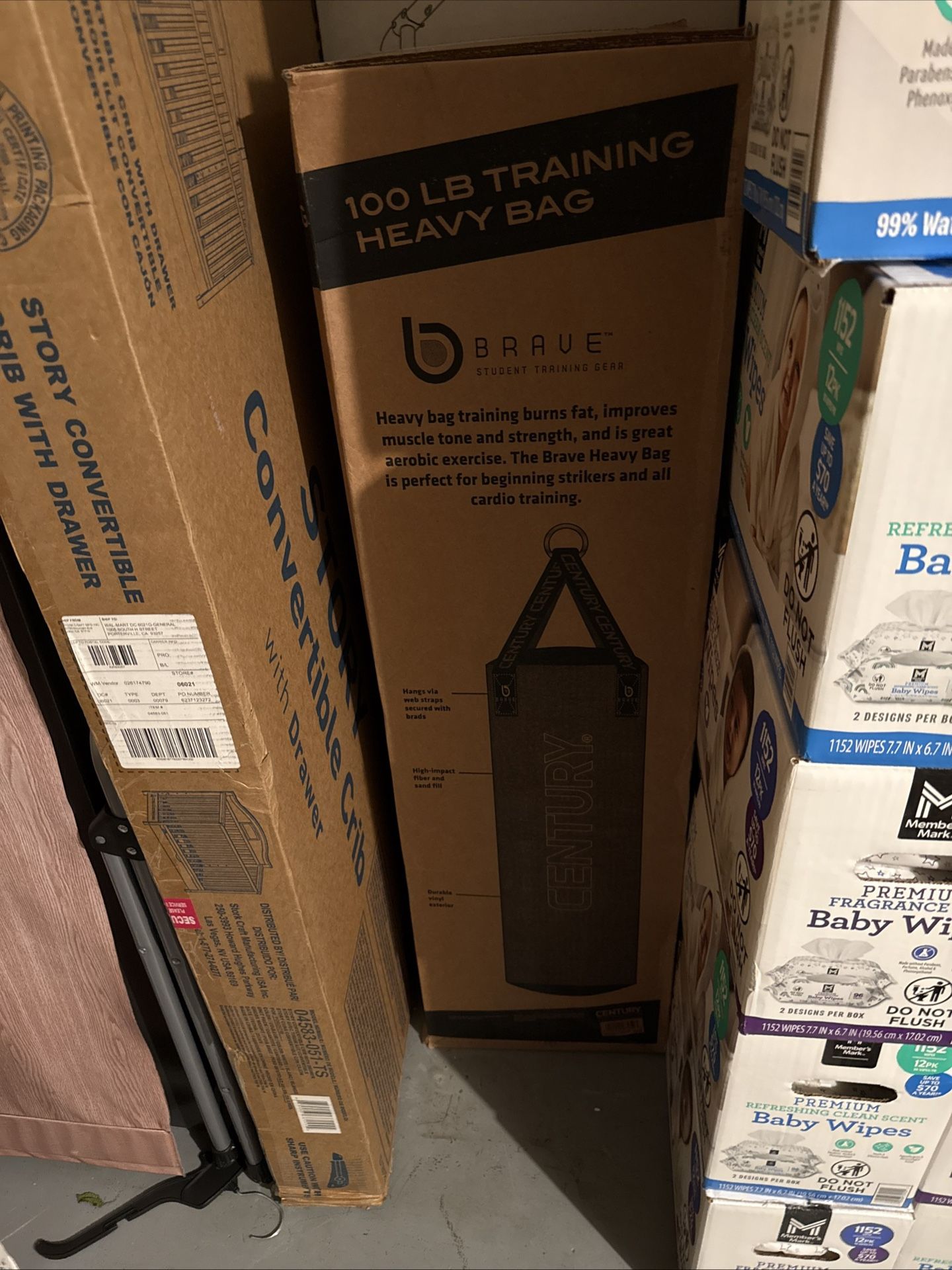 100lb Heavy Punching Bag With Everlast Bag Stand