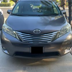 2012 Toyota Sienna