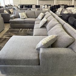 EXTRA BIG SECTIONALS SECCIÓNALES MUY GRANDES 