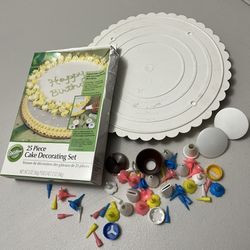 Wilton Cake Decorating Set + Turntable + Extra Tips