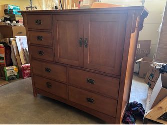 Bassett Furniture dresser with mirror