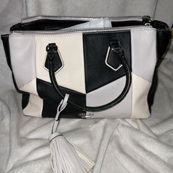 Guess Black and Cream women’s Handbag