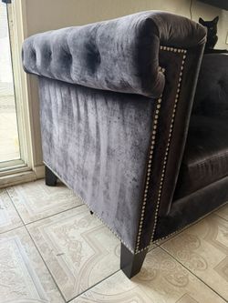 Large Velvet Accent Couch Chair – Excellent Condition