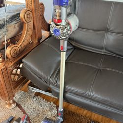 Dyson V8 Animal Cordless Stick Vacuum