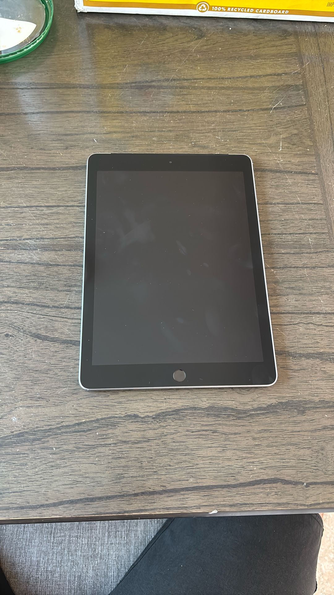 IPAD- 6th gen 128GB