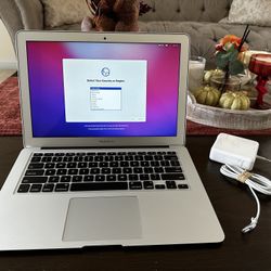 MacBook Air 13” Excellent Condition! 