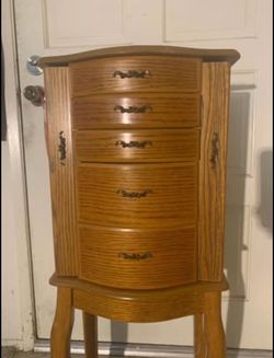 Vintage wooden jewelry box
