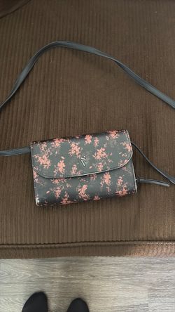 Cross body purse