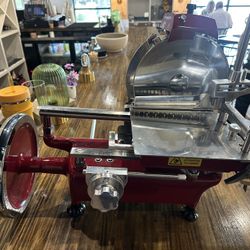 Omcan 10’’ Manual Meat & Deli Slicer – Excellent Condition