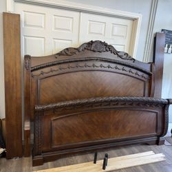 ⭐ Luxury King Solid Wood Bed Frame – Ornate Carved Design (Price Reflects Condition) ⭐