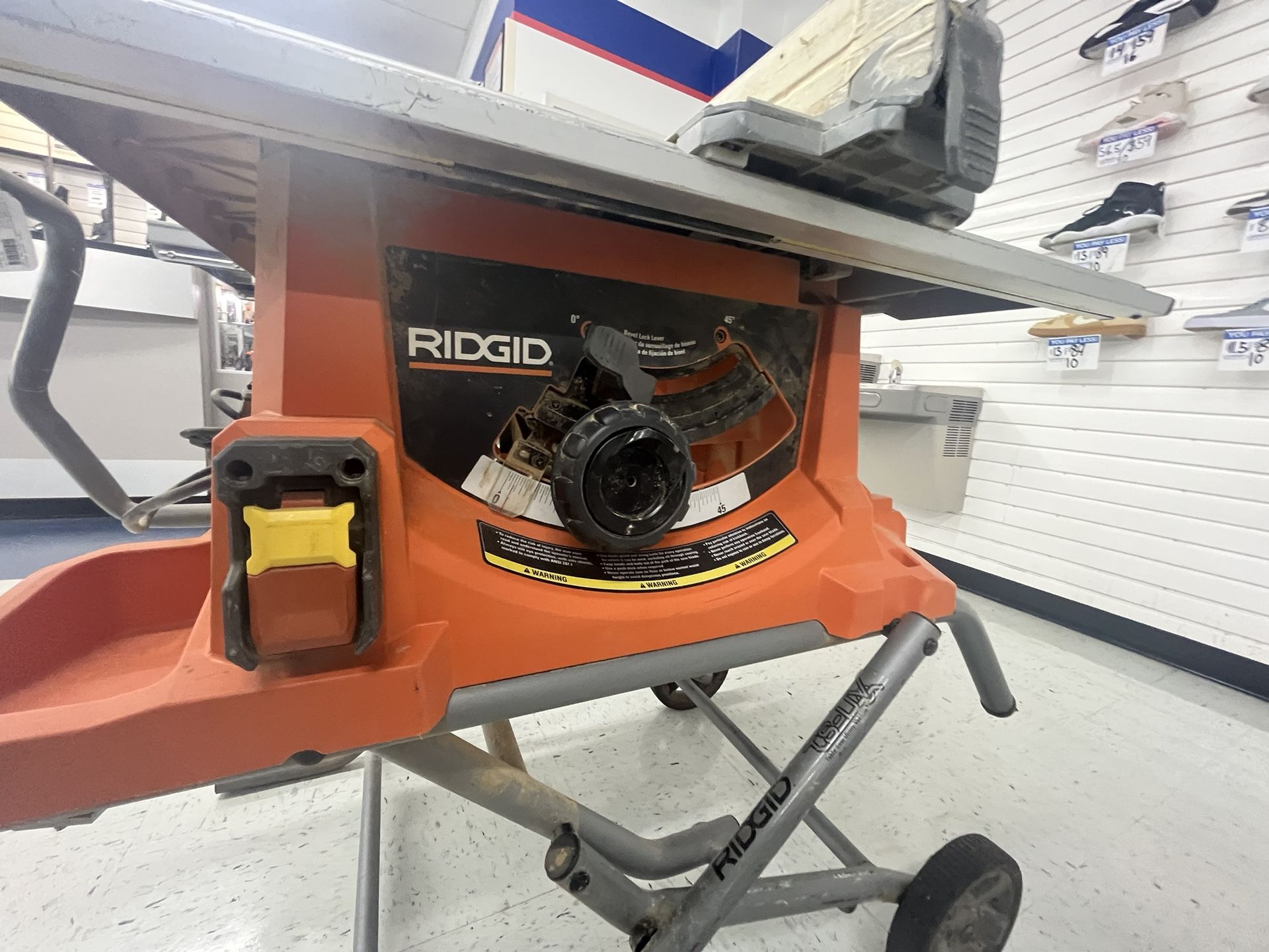 Rigid Table Saw With Stand 15 Amp Corded 10 In