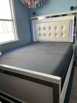 Bedroom furniture set for sale/ juegos de muebles de recámara en venta