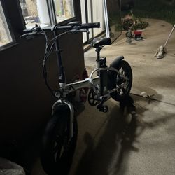 Emojo Electric Bicycle Literally Brand New Runs Perfect  