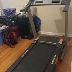 Collapsible Air Trek Pro Form 60 GSX Treadmill