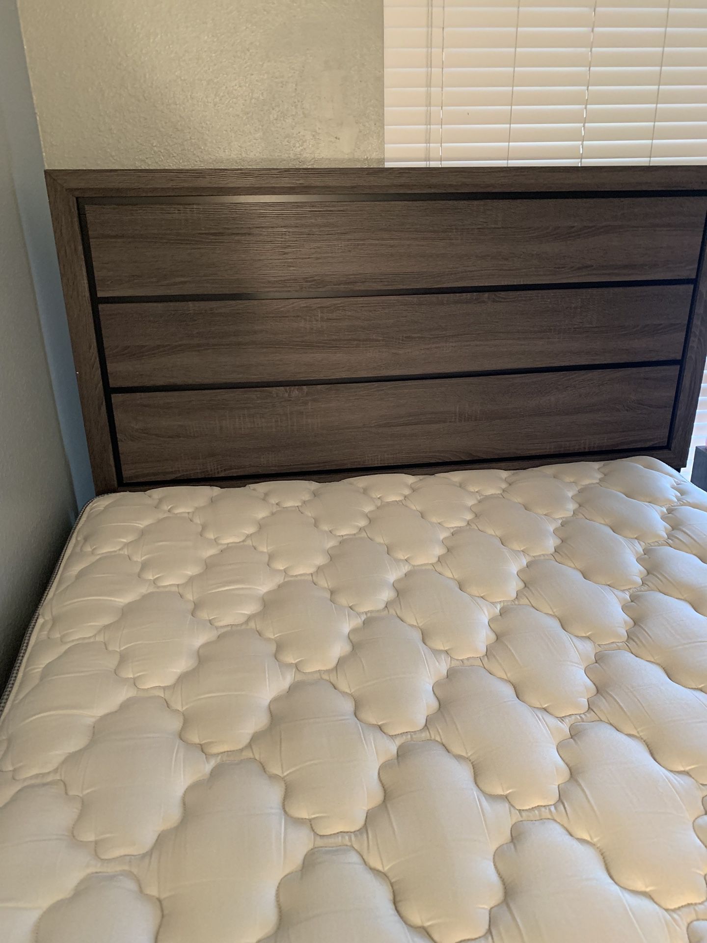 Queen size bed and head boards