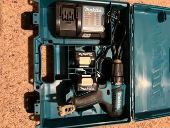 Makita Compact Drill set w/ drill accessories