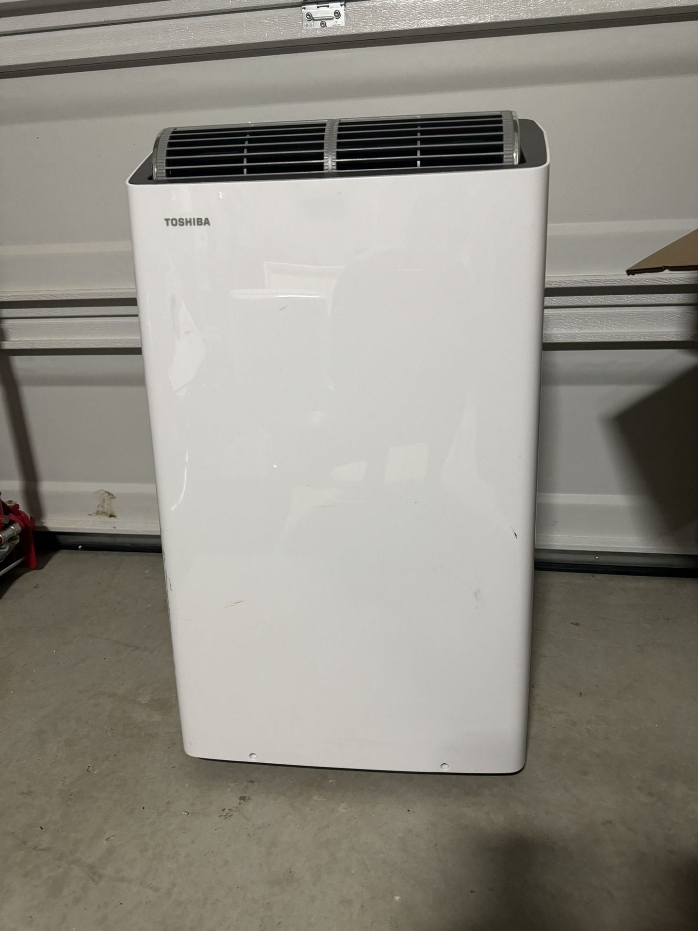 Toshiba 14,000 BTU Portable Air conditioner