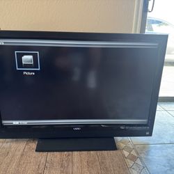 Vizio TV With Control 