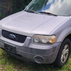 2005 Ford Escape Auto V6
