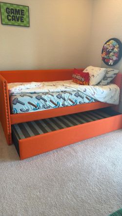 Twin trundle bed