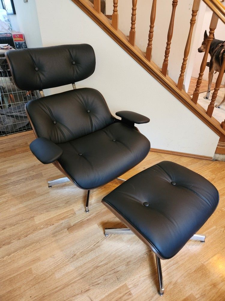 Mid Century Plycraft Lounge Chair With Ottoman