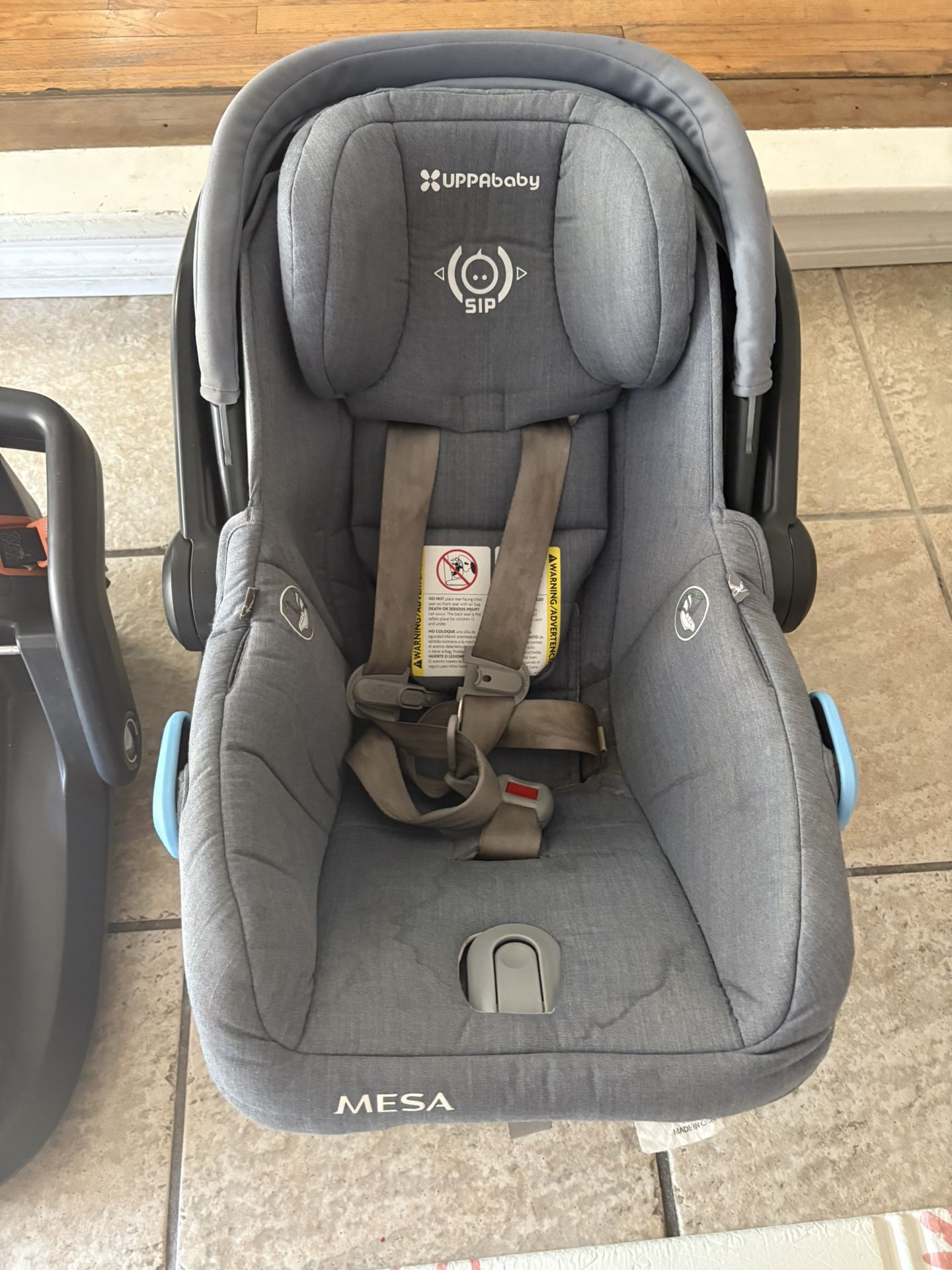 UPPAbaby Mesa Car Seat With Seat Base