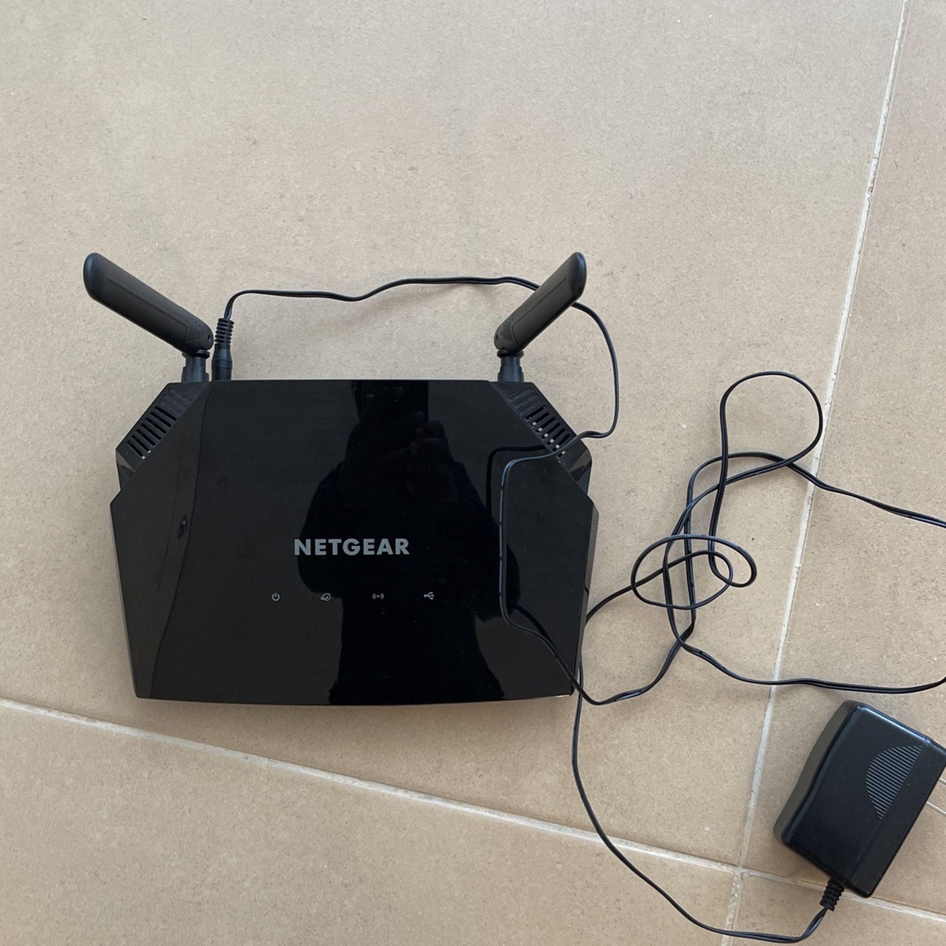 Netgear AC1600 Smart WiFi Router