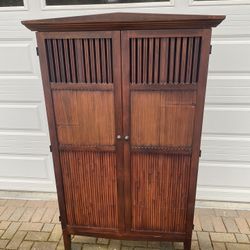 Buffet And Hutch / Dresser / Storage