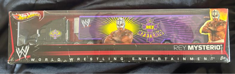 Hot Wheels WWE Rey Mysterio Semi Truck