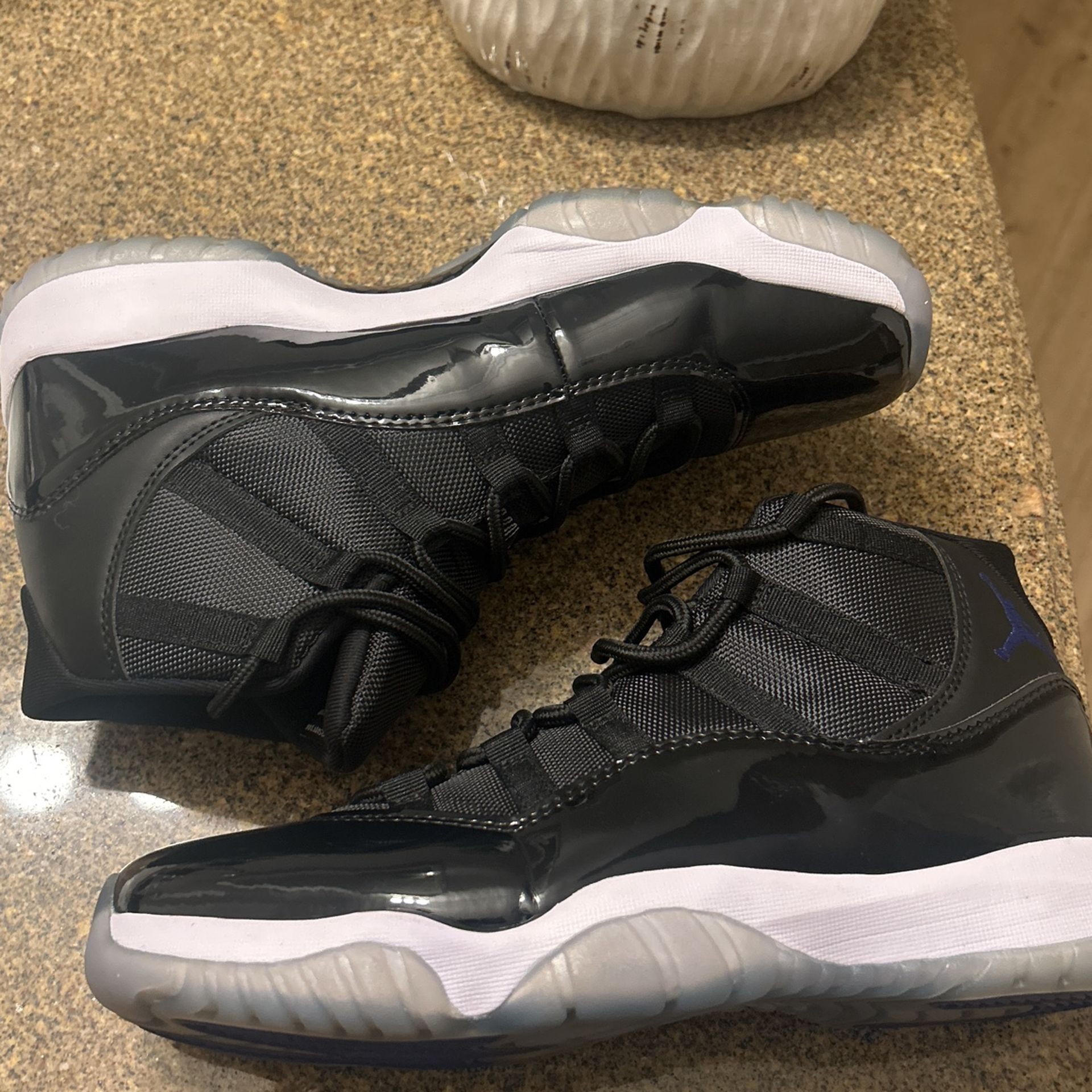 Jordan 11 Space Jam (2016, Size 11)