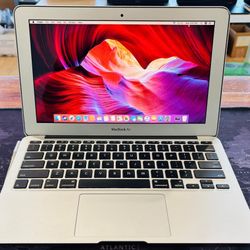 Apple Macbook air 11-inch 2011 Core i5 2GB 64GB Fully Functional