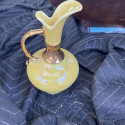 Vintage Vase/picture VINTAGE WARANTE D 22 KT....15.00