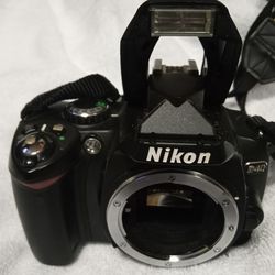 Nikon D40 With Dx 18-200mm Lens