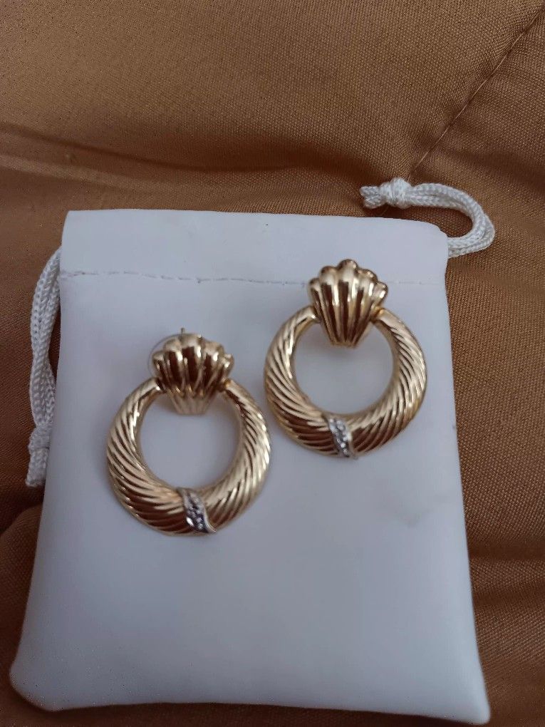 10K YELLOW 1" WIDE GOLD HOOPS