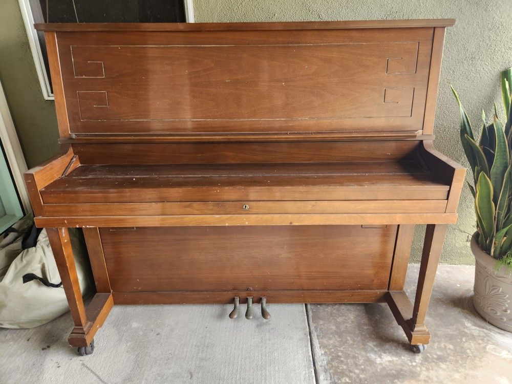 Mason & Hamlin Piano